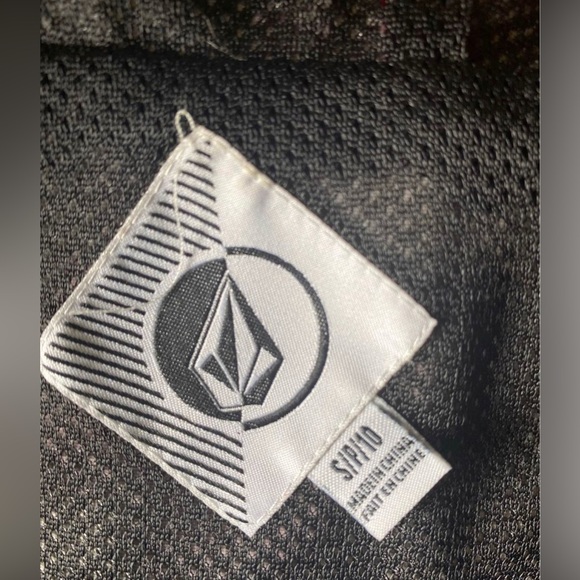 Volcom rain jacket - Picture 3 of 4